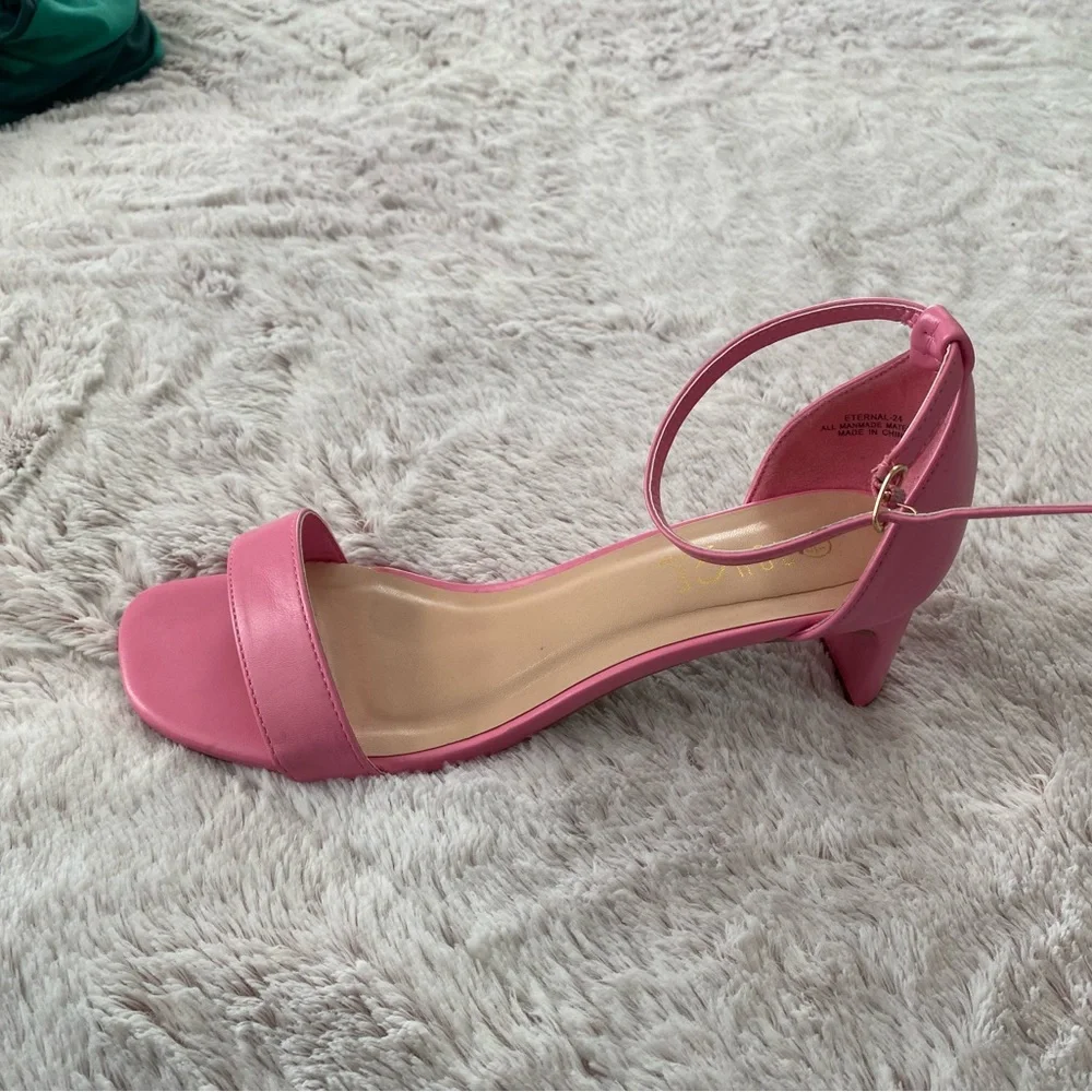 Pink heels - Picture 3 of 5